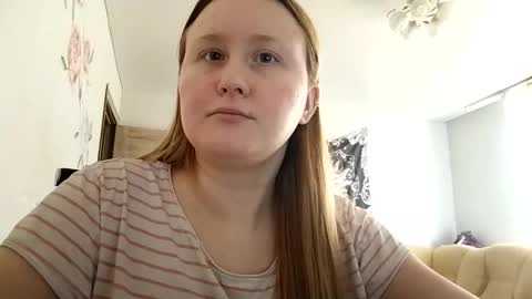 Snapshot of anika_lipps chatting on 10/20/25, 11:32 Anika online show from 10/20/25, 11:32