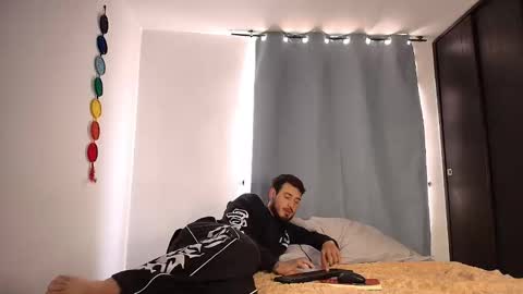 Snapshot of anika_lowen chatting on 10/29/25, 03:58 Anika And Lowen Your Thumbs Up Are Super Important For Us online show from 10/29/25, 03:58