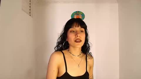 Snapshot of anika_lowen chatting on 11/14/25, 03:22 Anika And Lowen Your Thumbs Up Are Super Important For Us online show from 11/14/25, 03:22