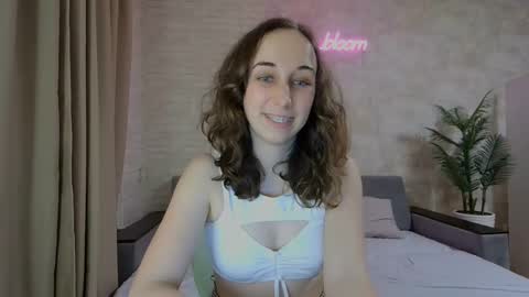 Snapshot of anikabloom chatting on 01/14/25, 05:08 anikabloom online show from 01/14/25, 05:08