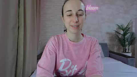 Snapshot of anikabloom chatting on 01/18/25, 03:20 anikabloom online show from 01/18/25, 03:20