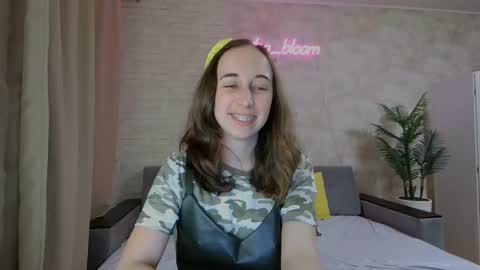 Snapshot of anikabloom chatting on 01/31/25, 08:12 anikabloom online show from 01/31/25, 08:12