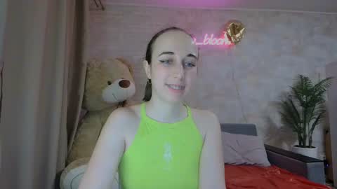 Snapshot of anikabloom chatting on 03/10/25, 03:01 anikabloom online show from 03/10/25, 03:01