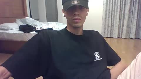 Snapshot of animavestra_ chatting on 12/11/24, 03:47 Marvin online show from 12/11/24, 03:47