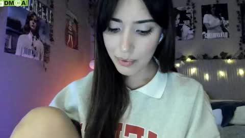 Snapshot of anisa_sweet chatting on 10/10/25, 06:34 Anisa Moan from LovenseWet from Tip MenuOpen for Private online show from 10/10/25, 06:34