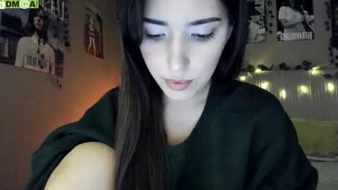 Snapshot of anisa_sweet chatting on 10/21/25, 08:15 Anisa Moan from LovenseWet from Tip MenuOpen for Private online show from 10/21/25, 08:15