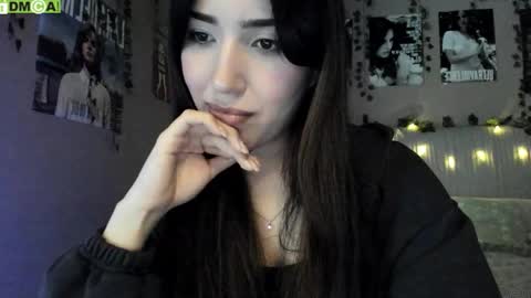 Snapshot of anisa_sweet chatting on 11/20/25, 07:30 Anisa Moan from LovenseWet from Tip MenuOpen for Private online show from 11/20/25, 07:30