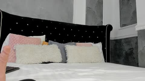 anissia teaser online show from 01/28/25, 11:17