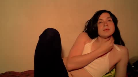 Snapshot of anitasmile chatting on 12/18/24, 07:26 Anita online show from 12/18/24, 07:26