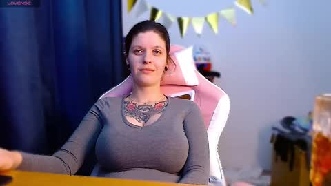 Snapshot of ann_mikele chatting on 03/04/25, 01:17 Ann online show from 03/04/25, 01:17