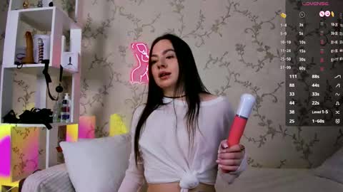 Snapshot of ann_sweer chatting on 10/10/25, 02:27 Anna online show from 10/10/25, 02:27