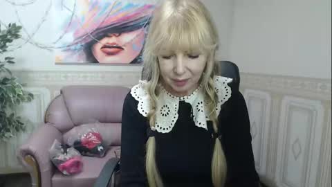 Snapshot of anna_ditrih chatting on 12/17/24, 01:05 Anna Ditrih online show from 12/17/24, 01:05