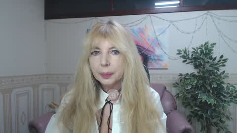Snapshot of anna_ditrih chatting on 01/22/25, 12:27 Anna Ditrih online show from 01/22/25, 12:27