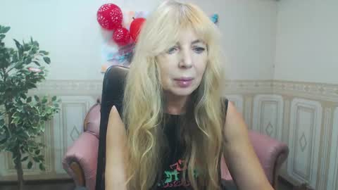 Snapshot of anna_ditrih chatting on 02/18/25, 12:49 Anna Ditrih online show from 02/18/25, 12:49