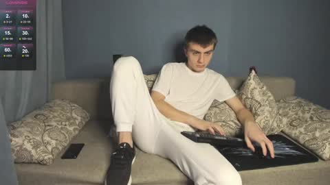 Snapshot of anna_jason chatting on 01/08/25, 04:00 Fansly Jason sweet ass online show from 01/08/25, 04:00