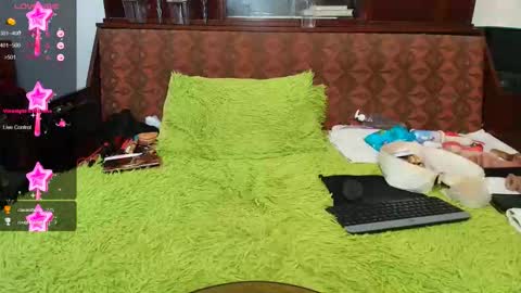 Ana   online show from 10/24/25, 07:49