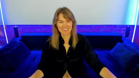 Annabel online show from 10/12/25, 06:23