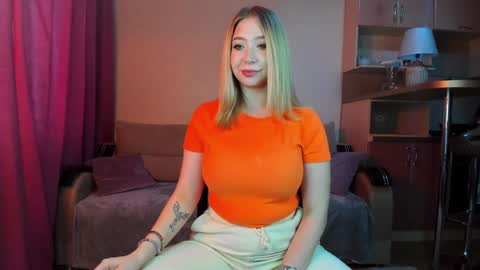 Snapshot of annabelle_art chatting on 02/04/25, 08:35 Annabelle online show from 02/04/25, 08:35