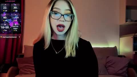 Snapshot of annabelle_art chatting on 03/11/25, 01:45 Annabelle online show from 03/11/25, 01:45