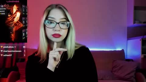 Snapshot of annabelle_art chatting on 03/11/25, 05:46 Annabelle online show from 03/11/25, 05:46
