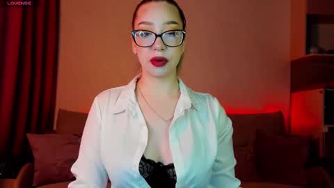 Snapshot of annabelle_art chatting on 03/12/25, 02:01 Annabelle online show from 03/12/25, 02:01
