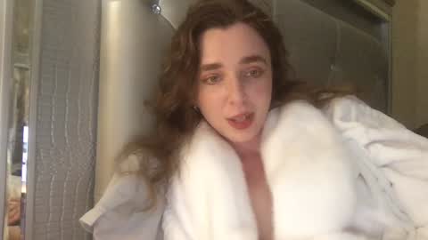 Snapshot of annabisoux chatting on 09/09/25, 10:09 Anna online show from 09/09/25, 10:09