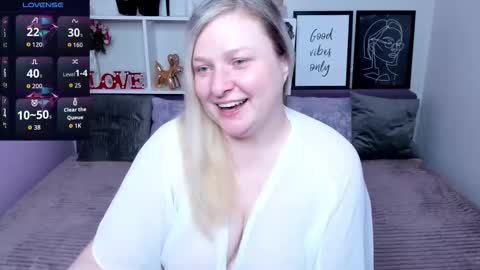 AnnaCherri online show from 10/14/25, 03:07