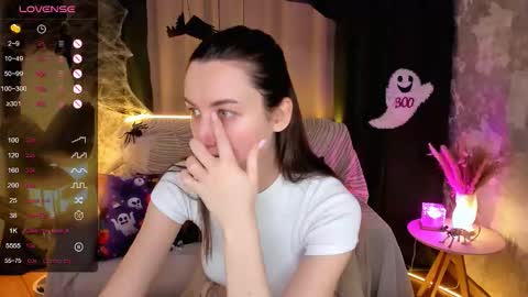 Anna online show from 10/30/25, 02:13