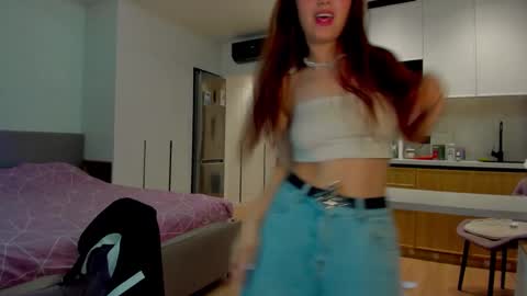 Snapshot of annaelfi chatting on 09/22/25, 08:22 Anna online show from 09/22/25, 08:22