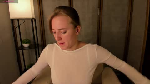 Snapshot of annagrees1 chatting on 11/17/25, 02:56 annagrees1 online show from 11/17/25, 02:56