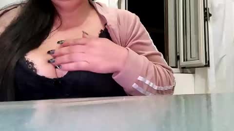 Snapshot of annalyluky chatting on 11/08/25, 09:57 Danijela online show from 11/08/25, 09:57