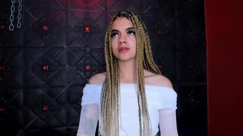 Snapshot of annavi_ chatting on 10/11/25, 11:42 Annavi online show from 10/11/25, 11:42