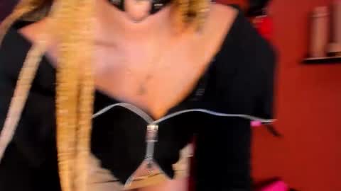 Snapshot of annavi_ chatting on 10/23/25, 07:12 Annavi online show from 10/23/25, 07:12