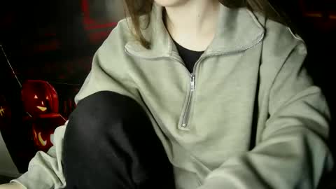 Bella online show from 10/27/25, 06:12