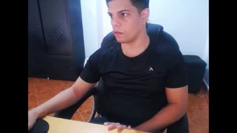 Snapshot of anndyhardy11 chatting on 12/11/24, 12:44 Anndy Hardy online show from 12/11/24, 12:44