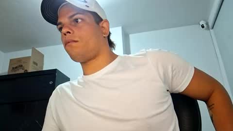 Snapshot of anndyhardy11 chatting on 12/16/24, 01:11 Anndy Hardy online show from 12/16/24, 01:11