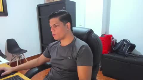 Snapshot of anndyhardy11 chatting on 12/17/24, 12:11 Anndy Hardy online show from 12/17/24, 12:11