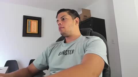 Snapshot of anndyhardy11 chatting on 12/23/24, 12:30 Anndy Hardy online show from 12/23/24, 12:30