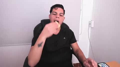 Snapshot of anndyhardy11 chatting on 01/09/25, 01:45 Anndy Hardy online show from 01/09/25, 01:45