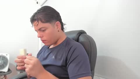 Snapshot of anndyhardy11 chatting on 01/13/25, 01:17 Anndy Hardy online show from 01/13/25, 01:17