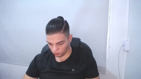 Snapshot of anndyhardy11 chatting on 02/17/25, 04:37 Anndy Hardy online show from 02/17/25, 04:37