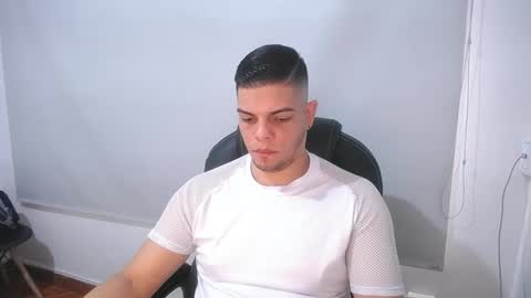 Snapshot of anndyhardy11 chatting on 02/21/25, 12:39 Anndy Hardy online show from 02/21/25, 12:39