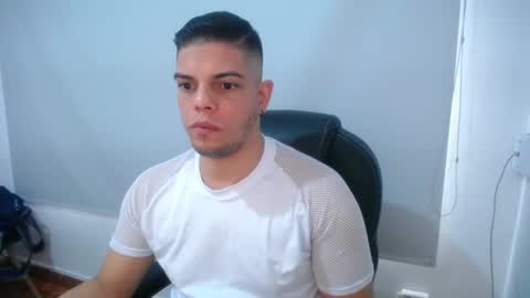 Snapshot of anndyhardy11 chatting on 02/21/25, 04:16 Anndy Hardy online show from 02/21/25, 04:16