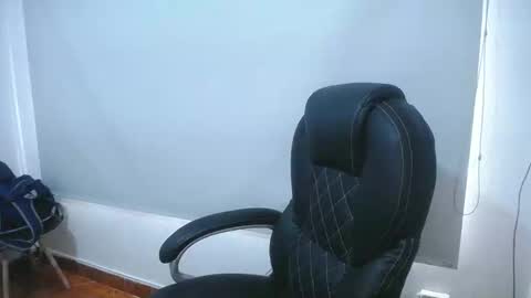 Snapshot of anndyhardy11 chatting on 02/24/25, 04:04 Anndy Hardy online show from 02/24/25, 04:04