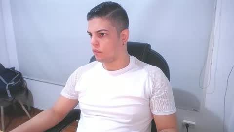 Snapshot of anndyhardy11 chatting on 03/05/25, 12:11 Anndy Hardy online show from 03/05/25, 12:11