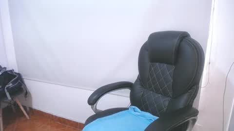 Snapshot of anndyhardy11 chatting on 03/05/25, 03:18 Anndy Hardy online show from 03/05/25, 03:18