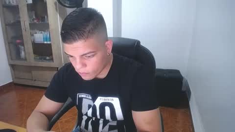 Snapshot of anndyhardy11 chatting on 09/15/25, 10:32 Anndy Hardy online show from 09/15/25, 10:32