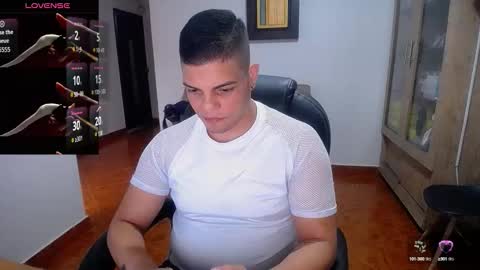 Snapshot of anndyhardy11 chatting on 09/18/25, 10:01 Anndy Hardy online show from 09/18/25, 10:01