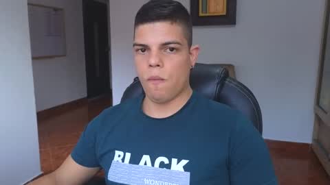 Snapshot of anndyhardy11 chatting on 09/22/25, 09:17 Anndy Hardy online show from 09/22/25, 09:17