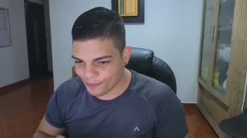 Snapshot of anndyhardy11 chatting on 09/25/25, 10:24 Anndy Hardy online show from 09/25/25, 10:24